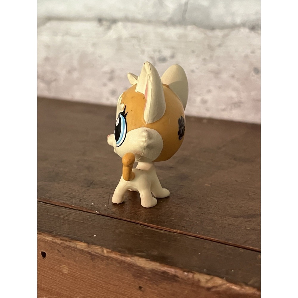 Littlest Pet Shop LPS #67 Felena Pawpaw Cat Cream Yellow Blue Eyes - Picture 4 of 5